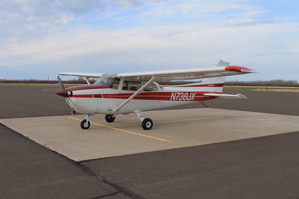Cessna 172 N738JX